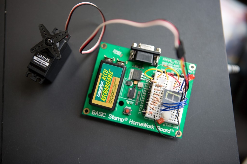 BasicStamp2 Servo Control
