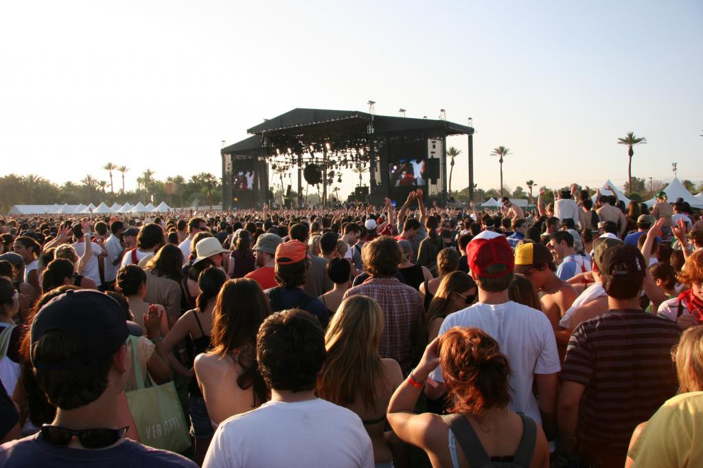 Crowd for Kanye West