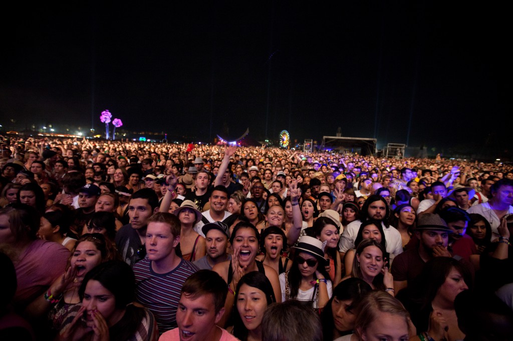 Crowd for The Black Keys