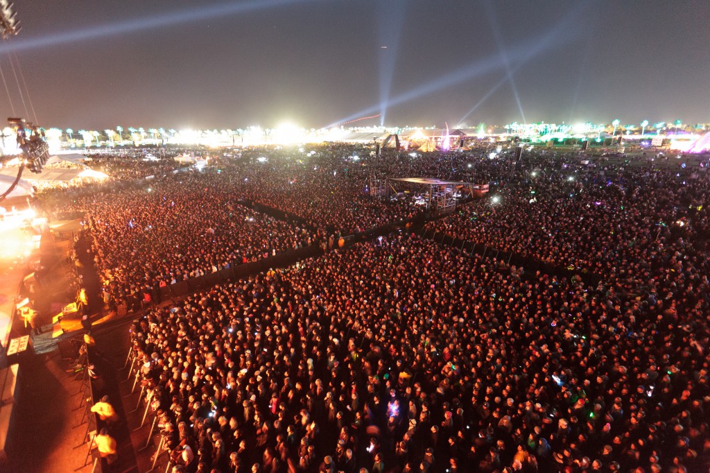 Crowd from Lift