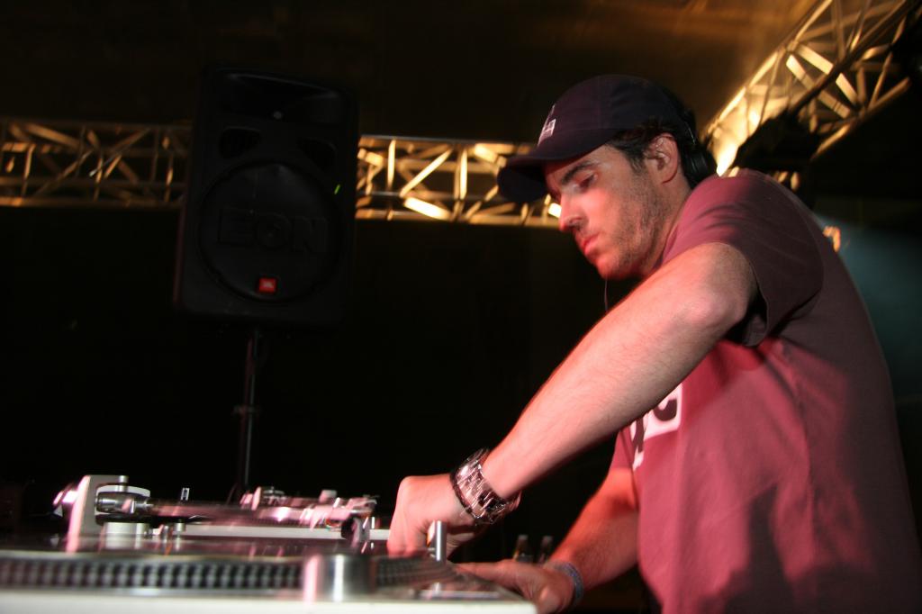 dj zinc