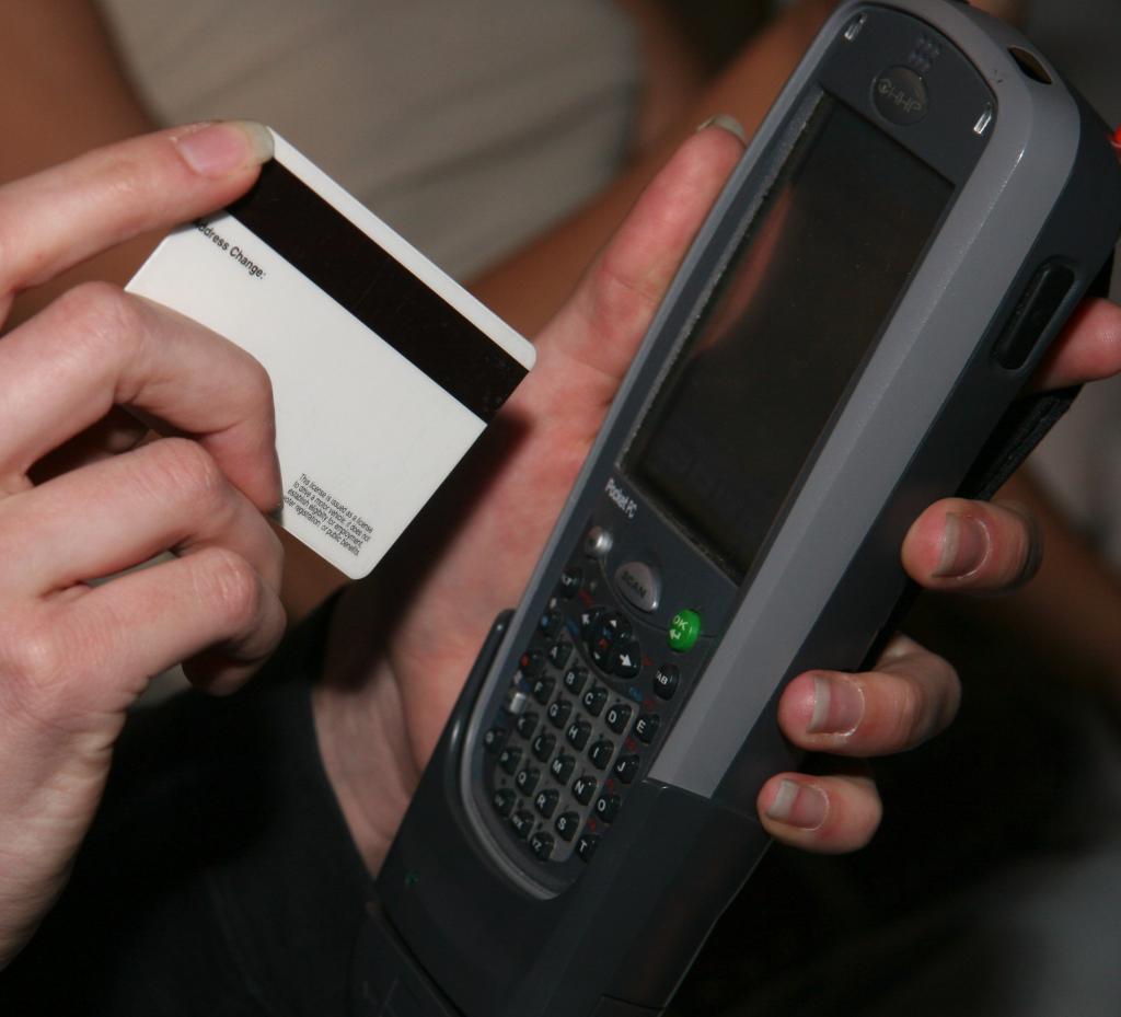 handheld tobacco marketing device