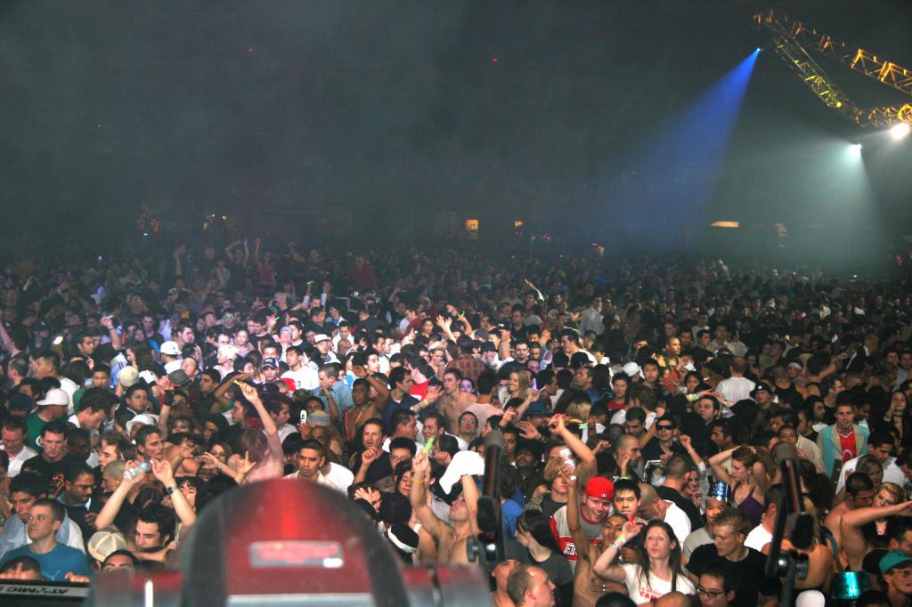 main room crowd