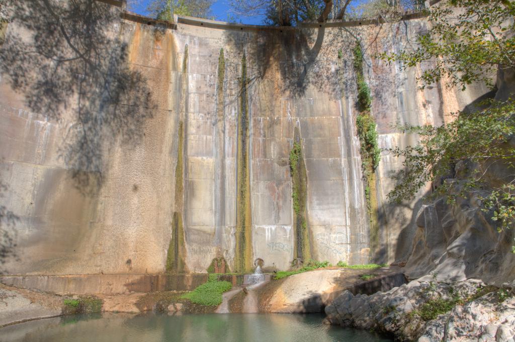 Dam in Arroyo Seco