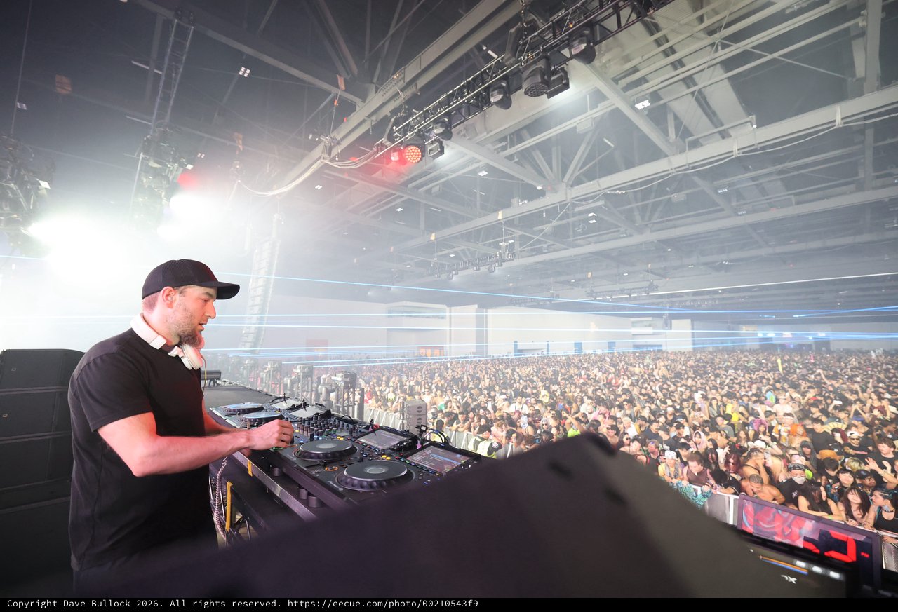 DJ Performs to Massive Crowd at Wobbleland 2026