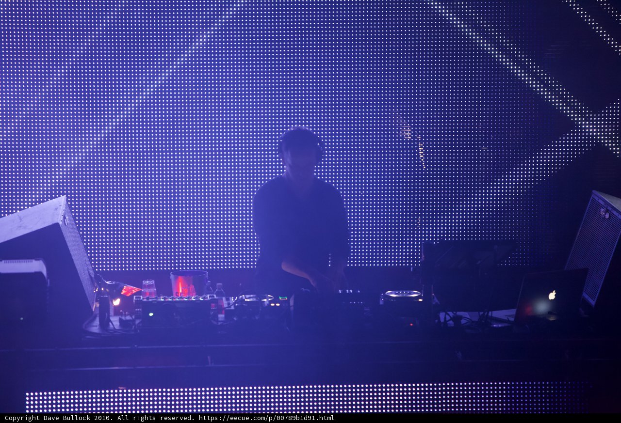 Sasha brings the beats to Sierra Madre Concert