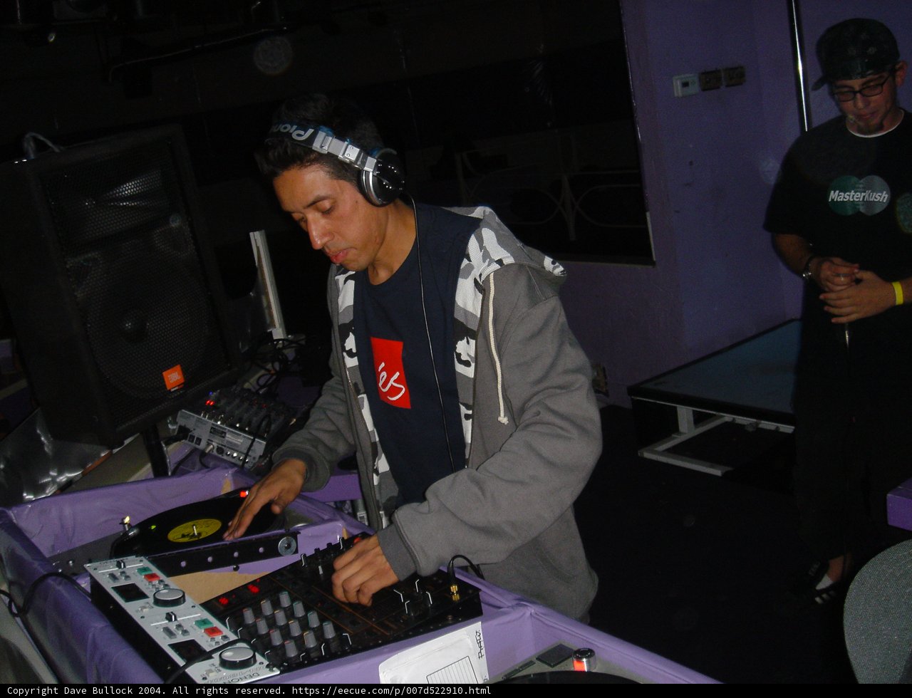Raul R. Mixing Beats