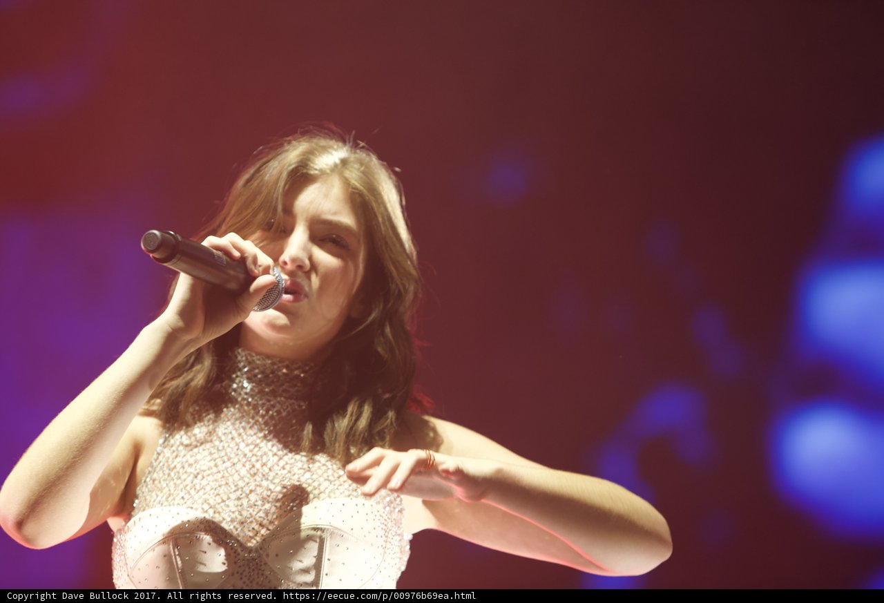 Lorde Takes Coachella by Storm with Electrifying Performance