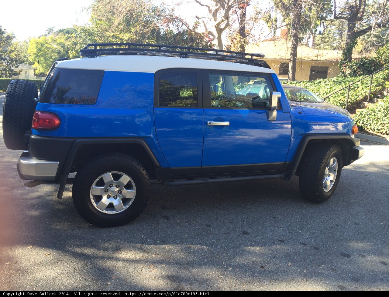Blue Toyota FJ Cruiser in Altadena