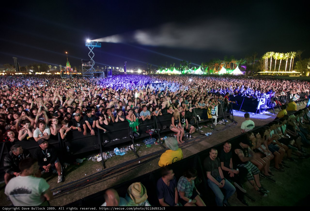 Rocking Out Under the Night Sky at Coachella 2009