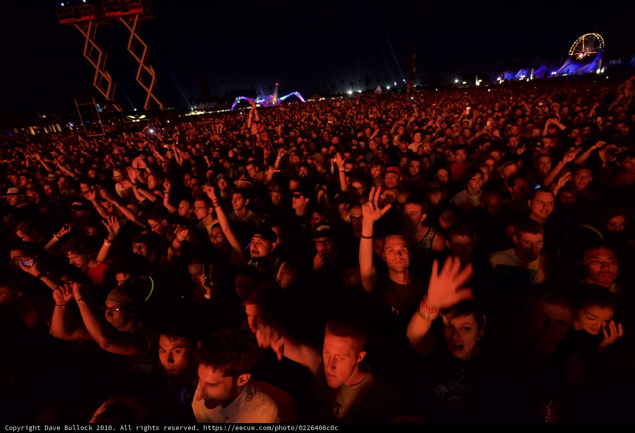 Cochella Concertgoers Reach for the Night Sky