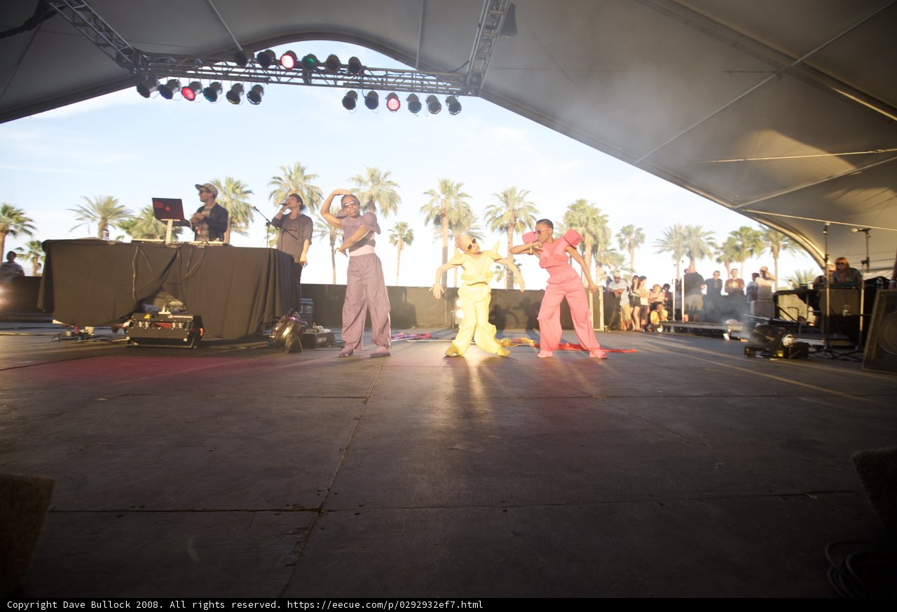 Coachella 2008: Group Dancing on Stage