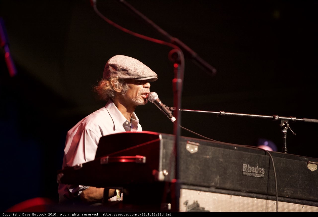 Man in Hat Rocks Crowd with Keyboard Solo