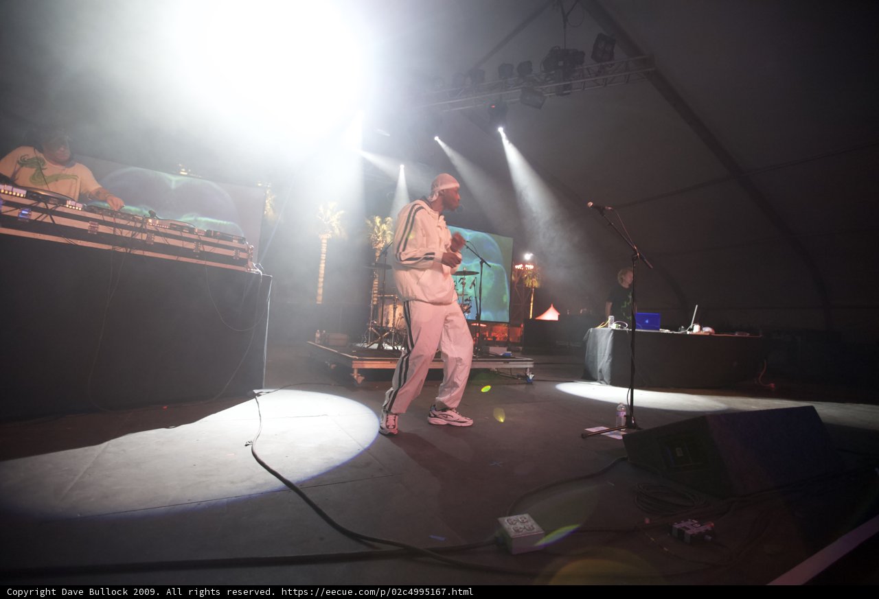 White-clad musician rocks Coachella stage