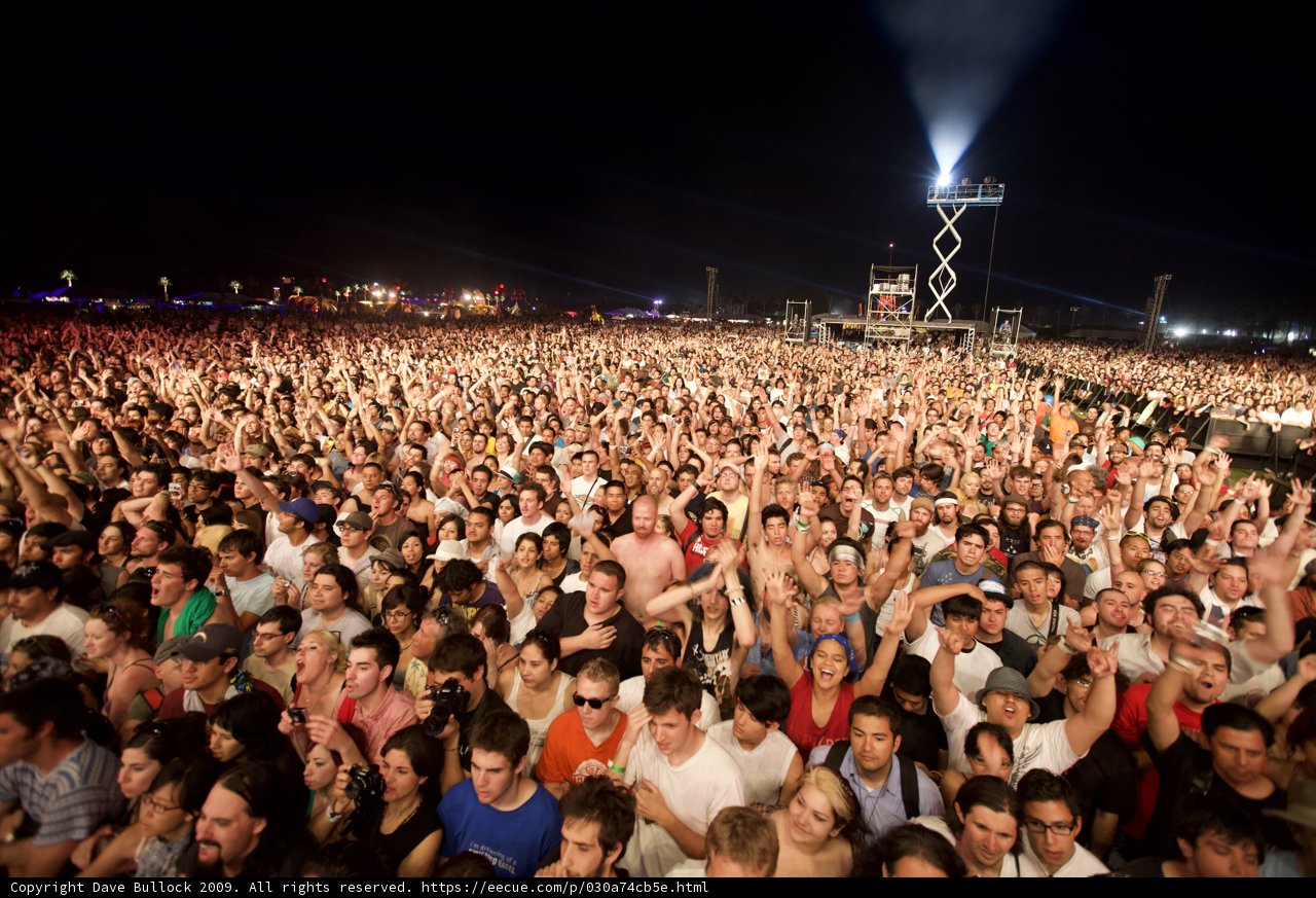 Coachella 2009: A Night Sky Full of Music and People