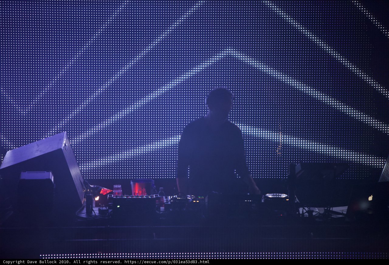 Sasha's Electrifying DJ Performance at Sierra Madre Concert