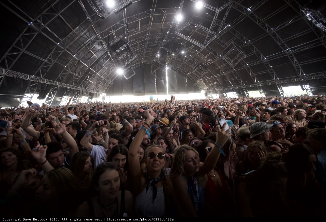 Coachella 2016: A Sea of Enthusiastic Fans