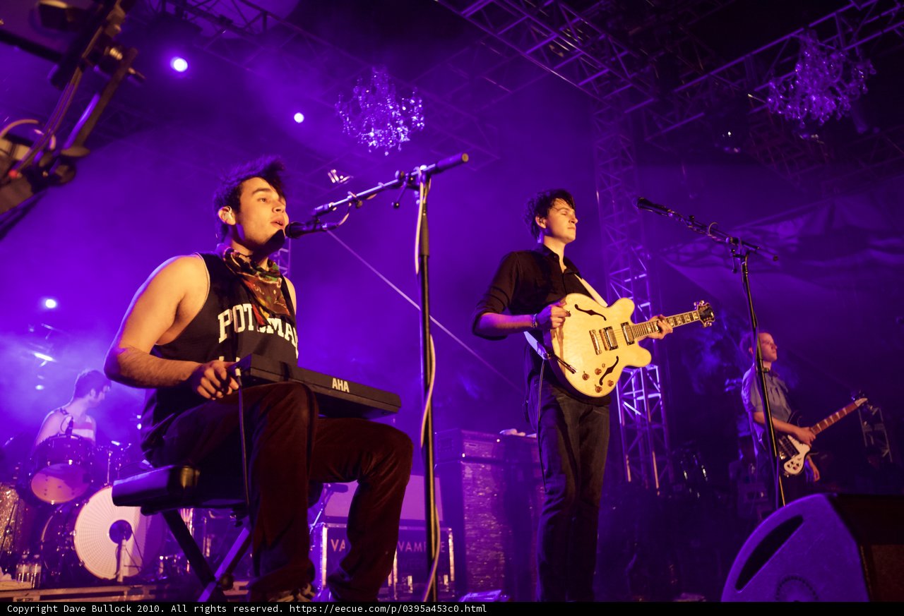 The xx electrifies the crowd at Coachella