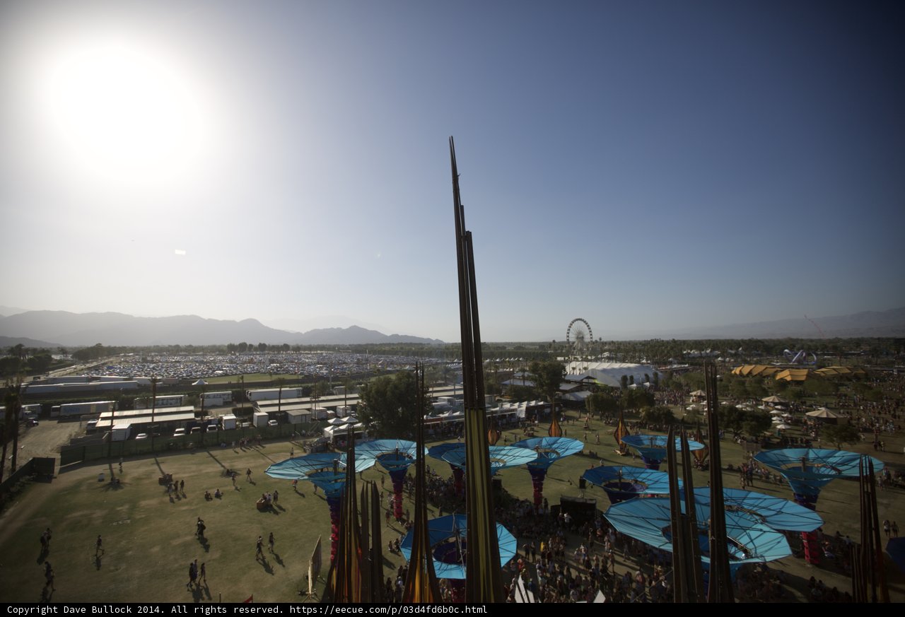 Sun shines over sprawling Coachella field