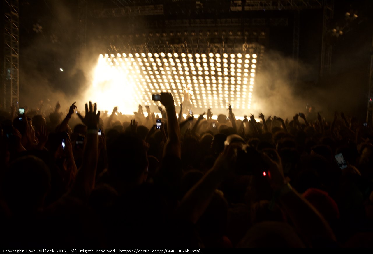 Kanye West Stage Fog Wide