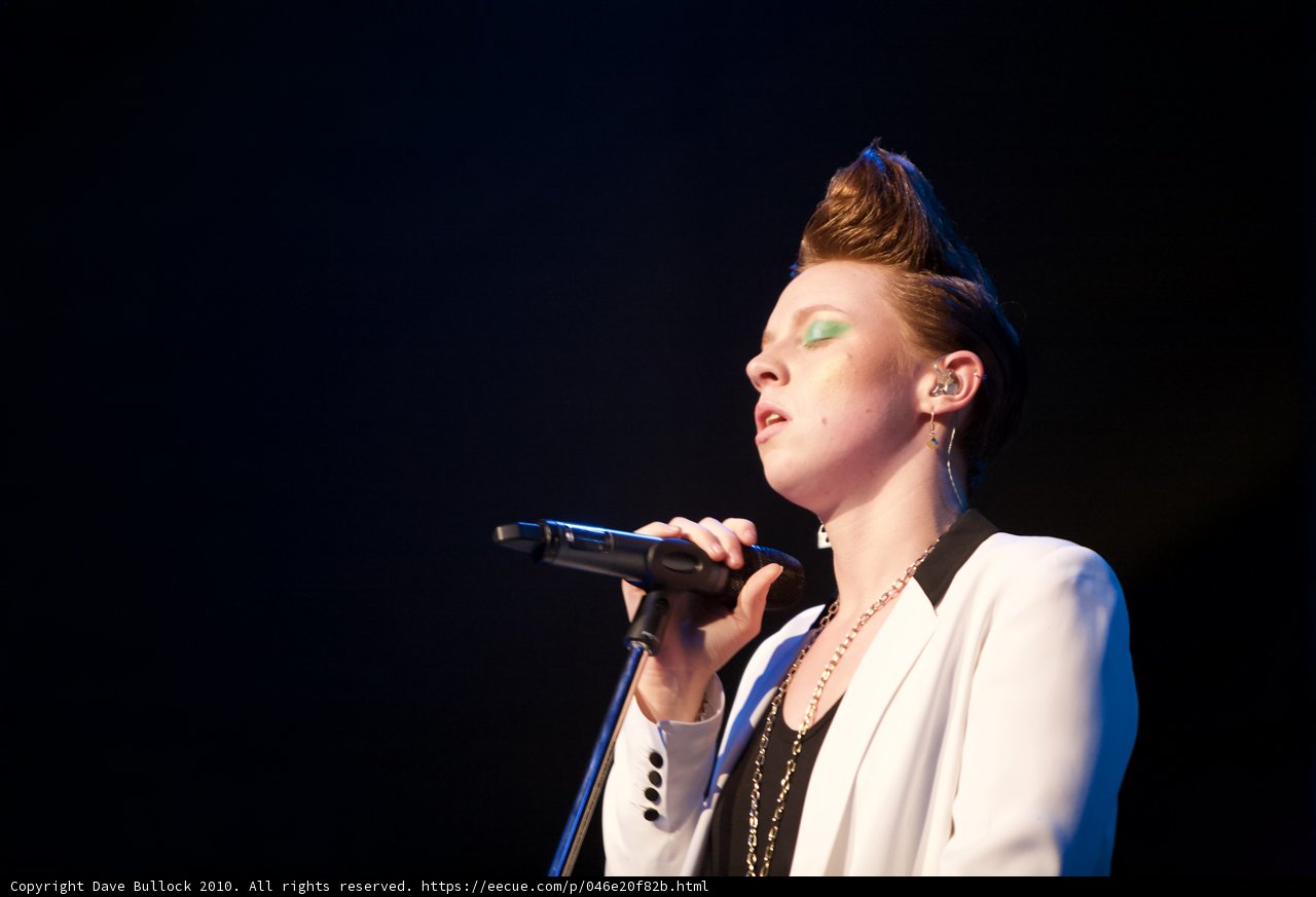 Woman with a Mohawk Rocks the Mic at Cochella
