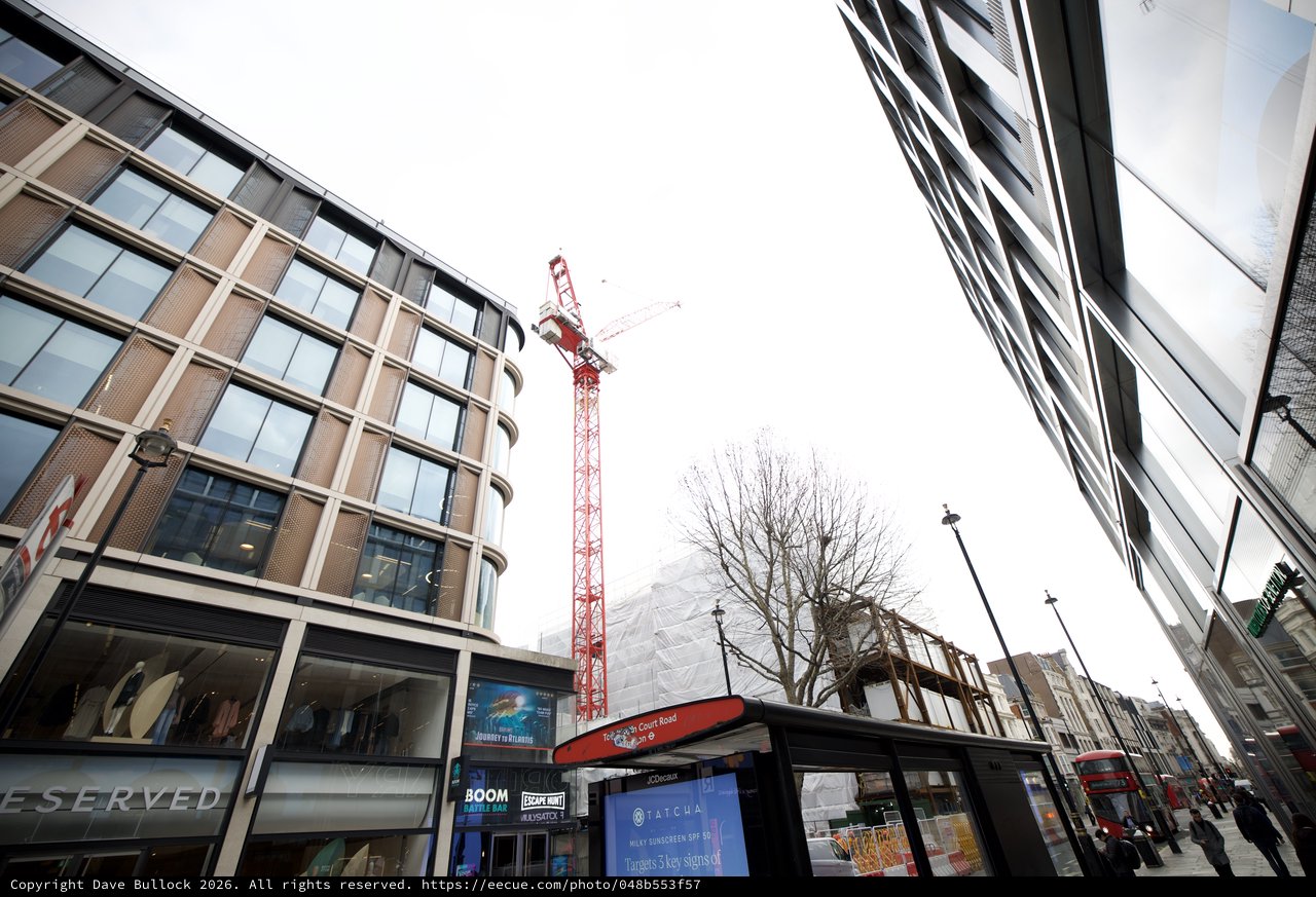 Urban Construction and Modern Architecture in London