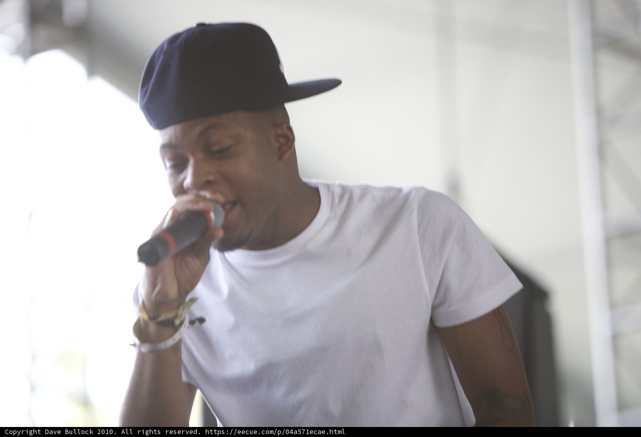 Donnis Rocks the Coachella Stage!