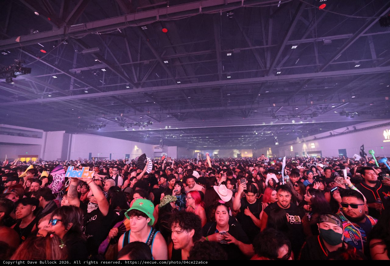 Massive Indoor Crowd Packs Wobbleland 2026 Festival