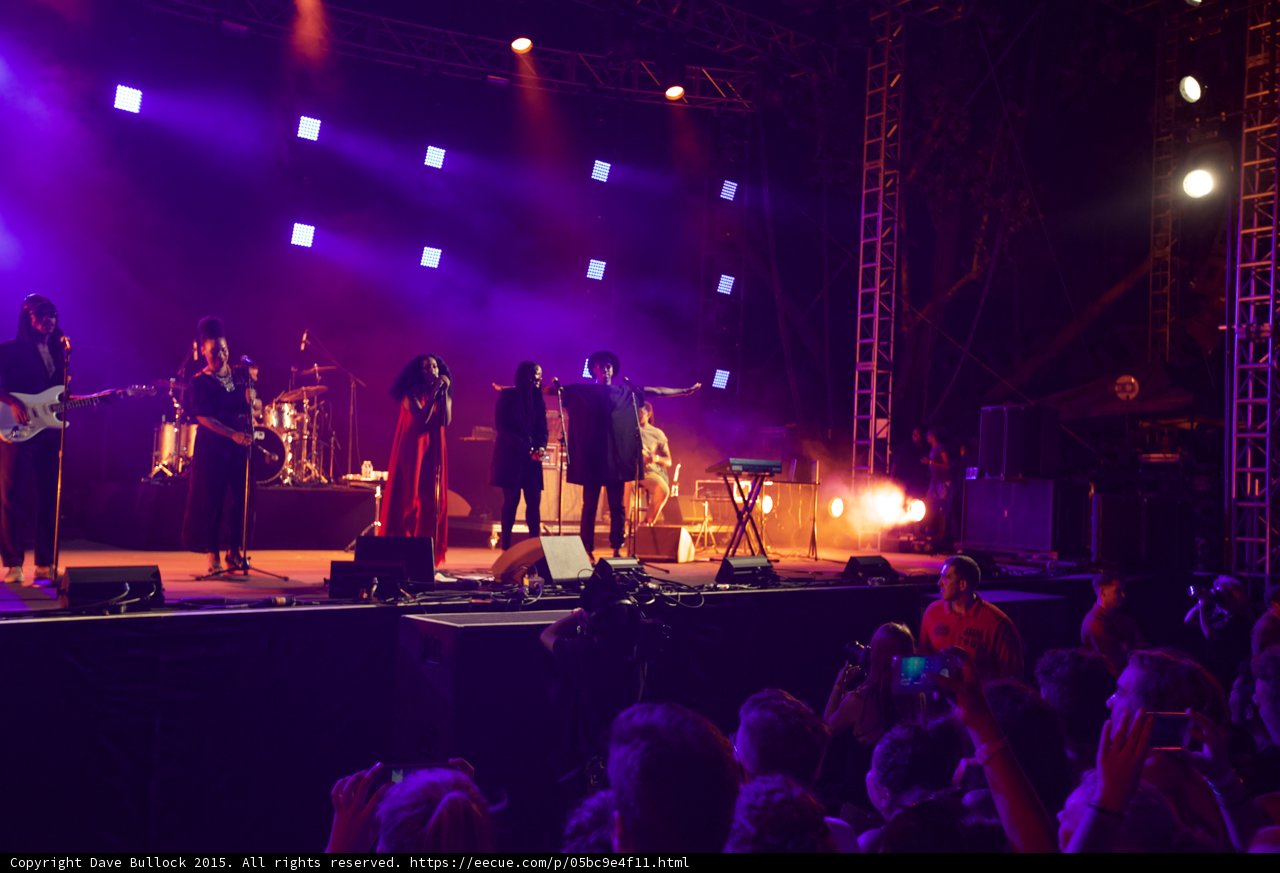 Solange Band Finale Wide Stage Shot LED Panels Scaffolding Crowd