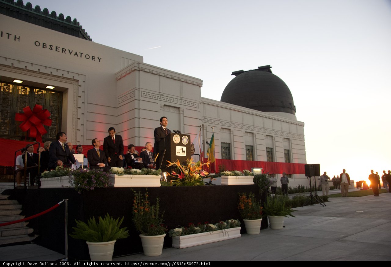 Speech by Antonio Villaraigosa and Adam Schiff in front of the Decorative Plant-Covered Building