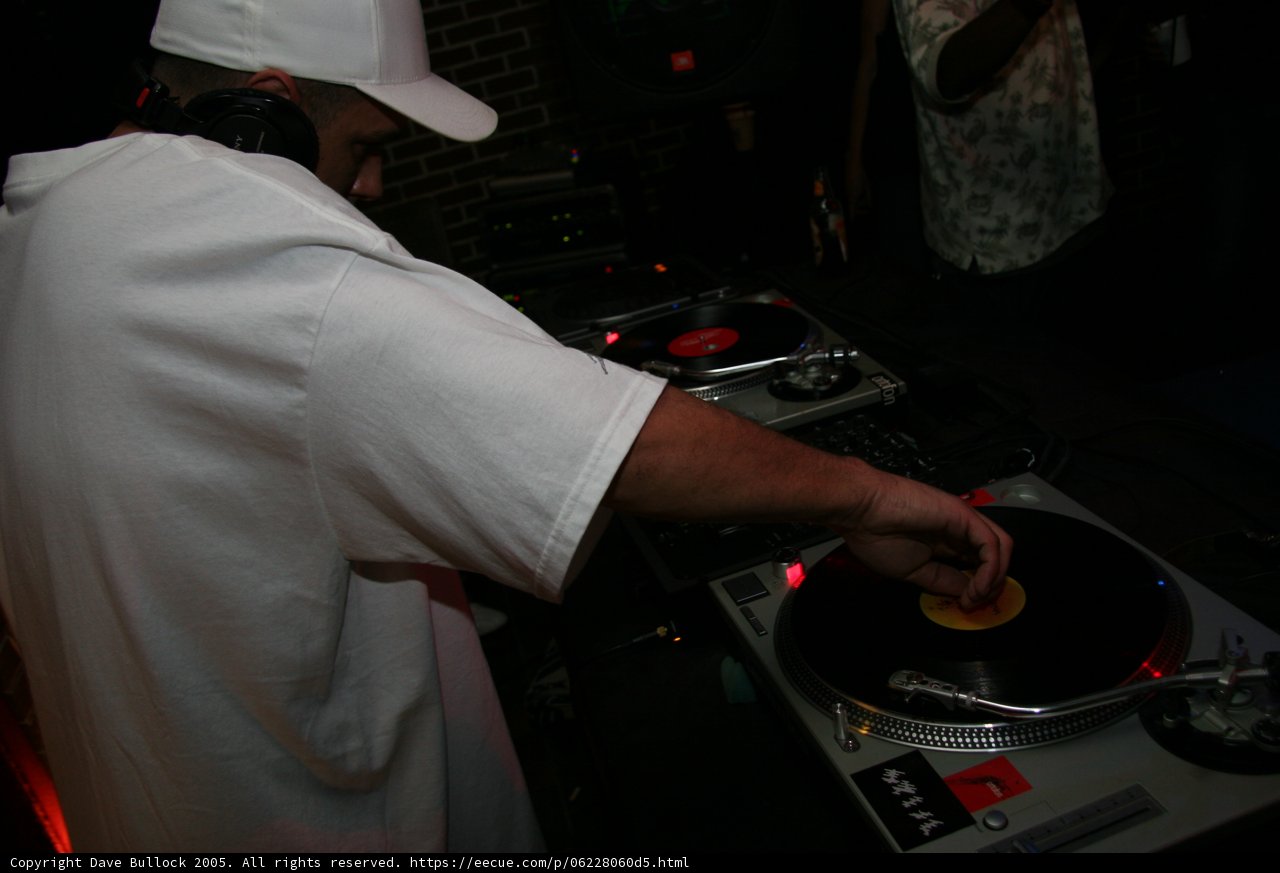 The Beatmaker in White