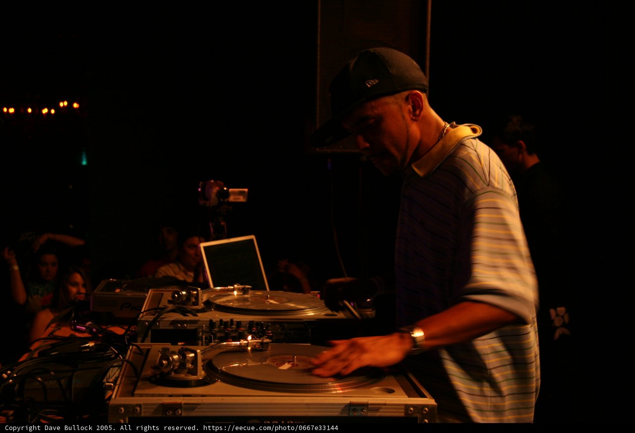 DJ Craze Rocks the Crowd