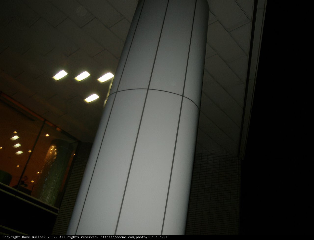 Illuminated Pillar at 大阪市役所