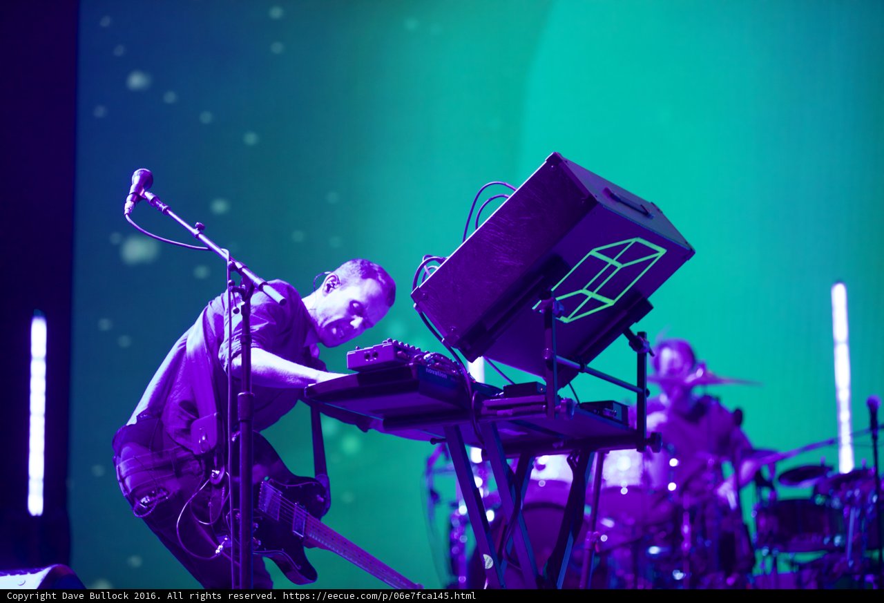 Keyboard Melodies on a Green Screen Stage