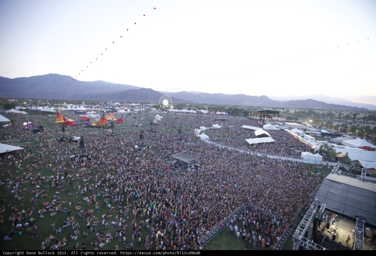 Coachella Crowd Groove