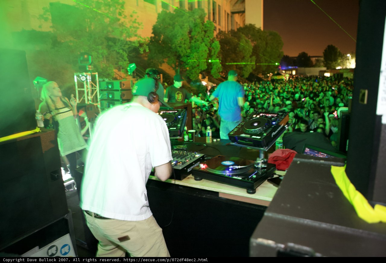 EDC 2007: DJ and the Throngs