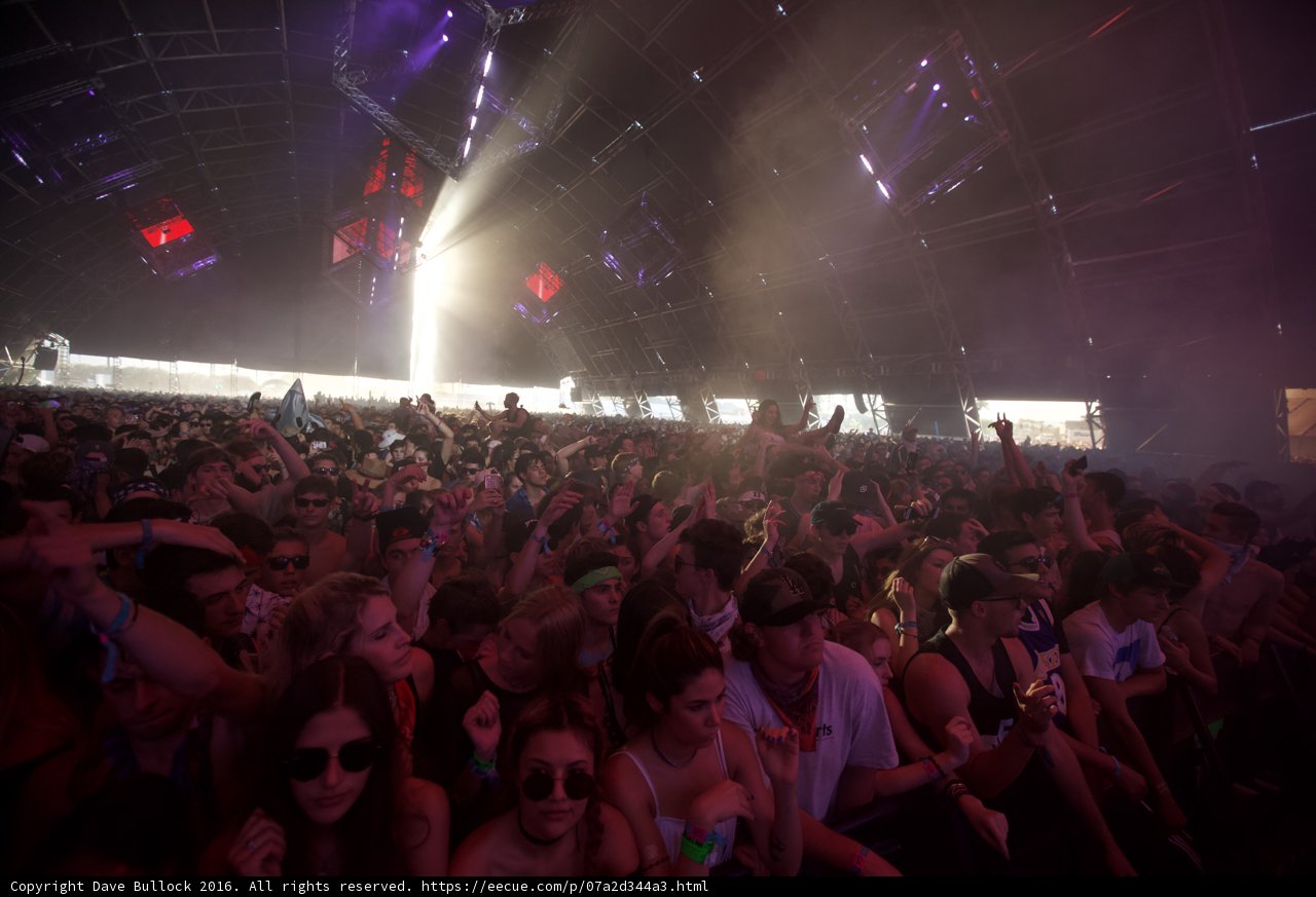 Coachella 2016 Crowd Goes Wild