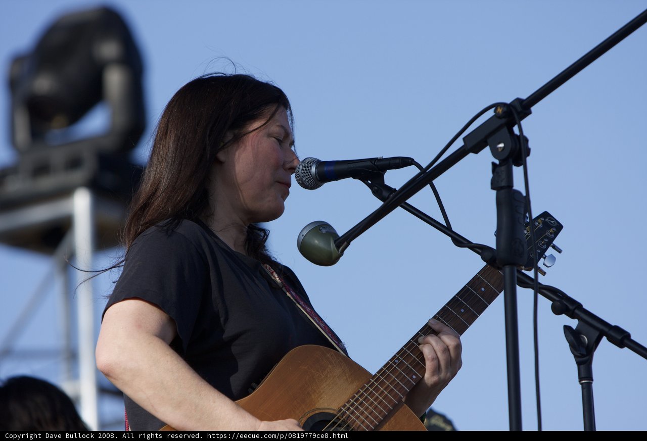 Kim Deal's Acoustic Performance at Coachella 2008