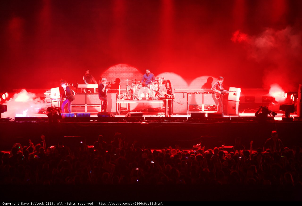 Red-Hot Performers Light Up Coachella Stage