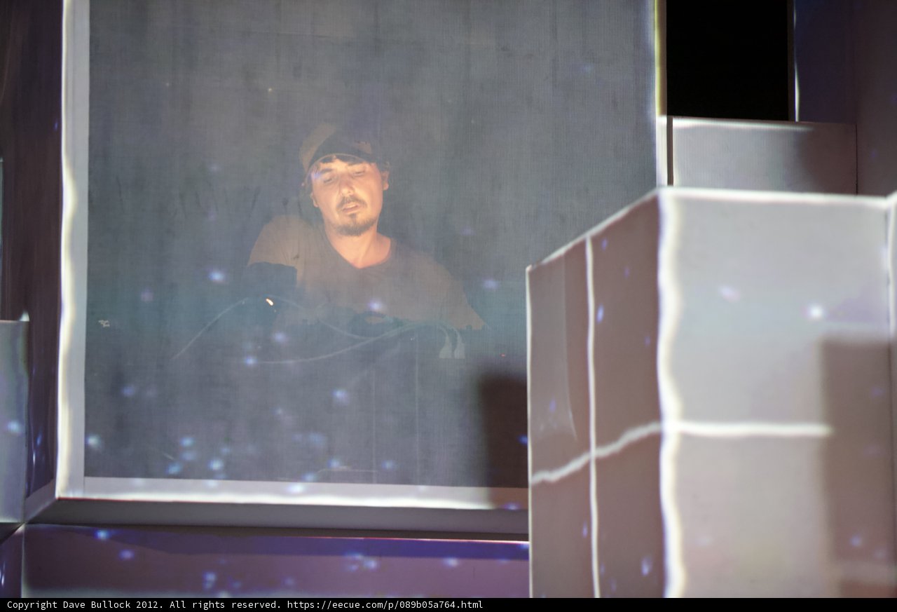 Amon Tobin in the Cube