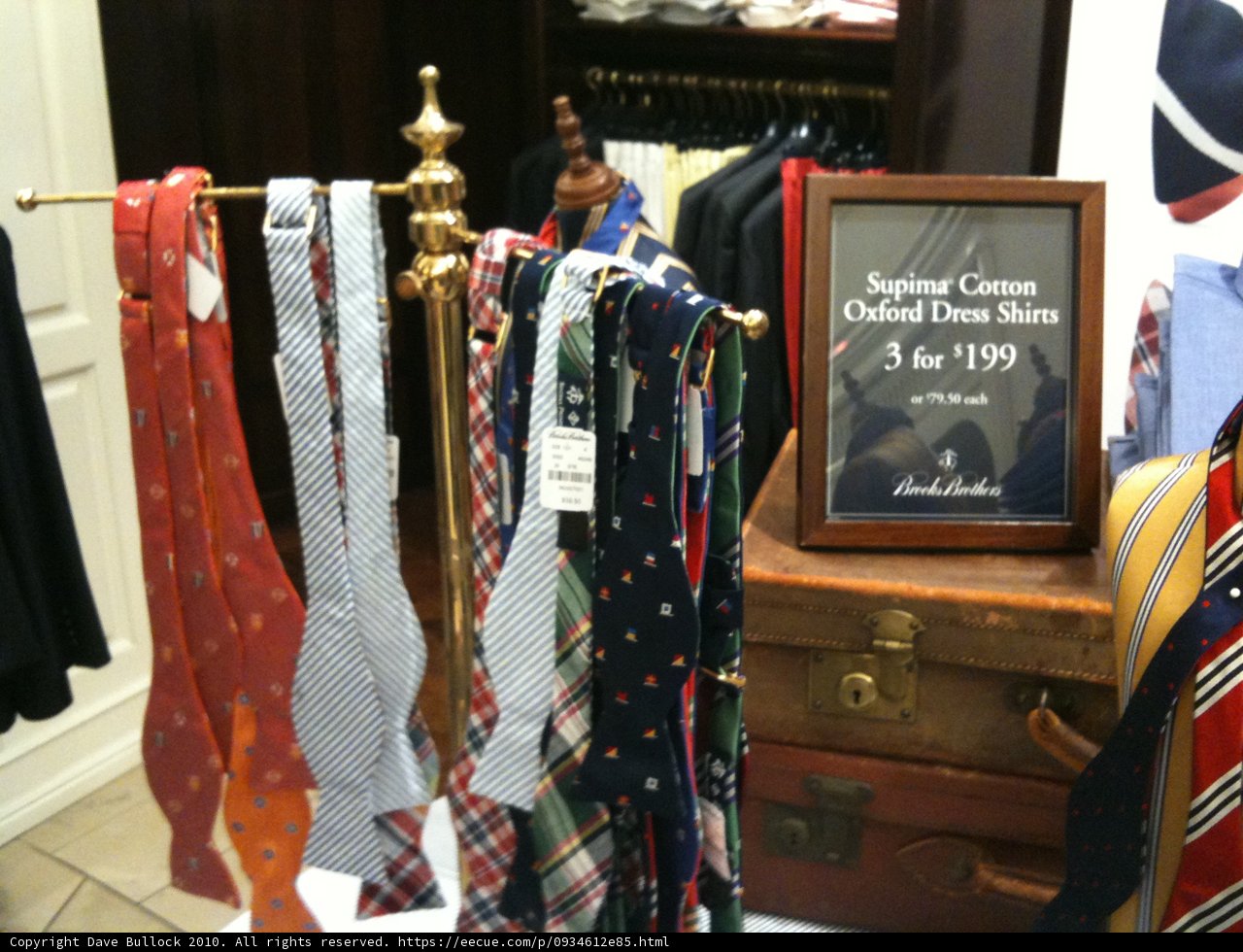 Tie Display with Suitcase and Sign