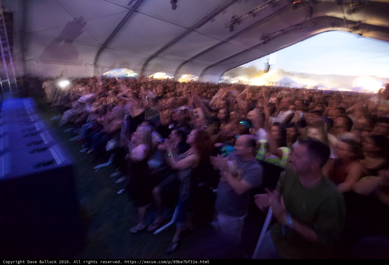 Coachella Crowd Enjoys Saturday Night Concert