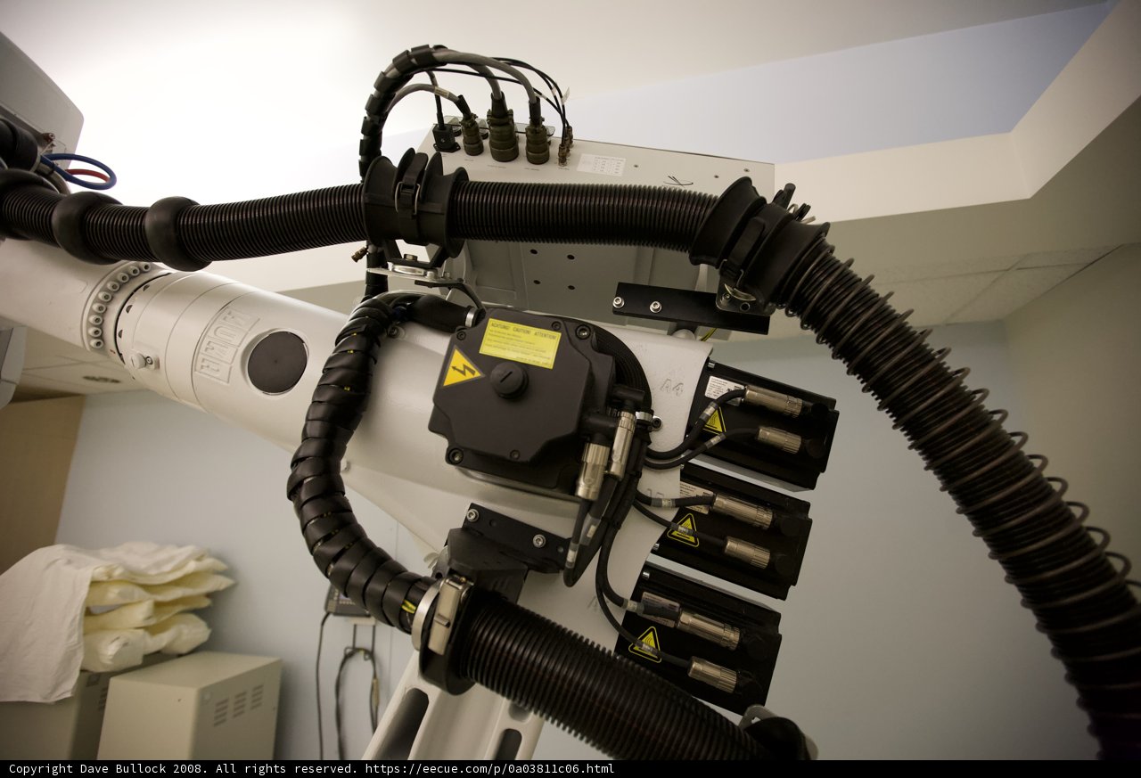 Robotic arm installation for medical purposes
