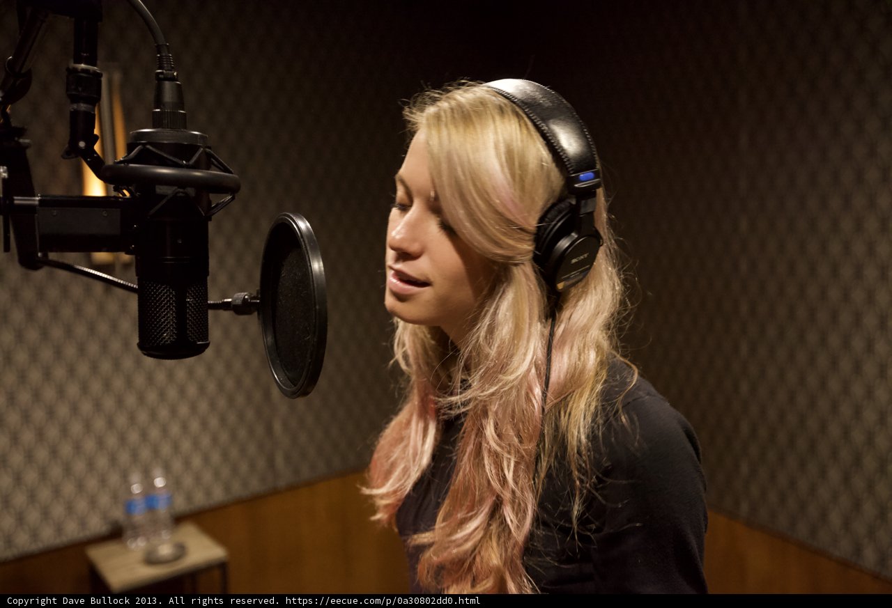Anabel Englund Sings Her Heart Out