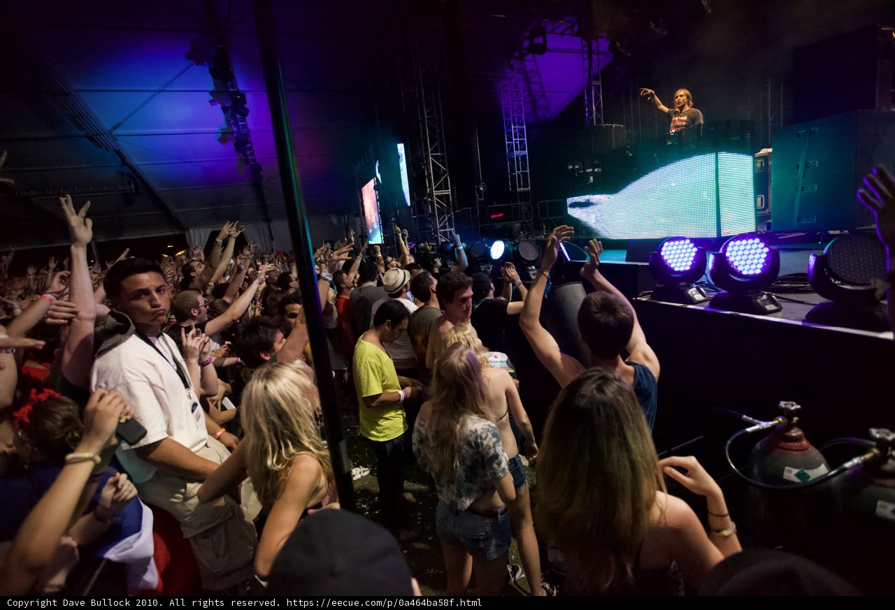 David Guetta Rocks the Crowd