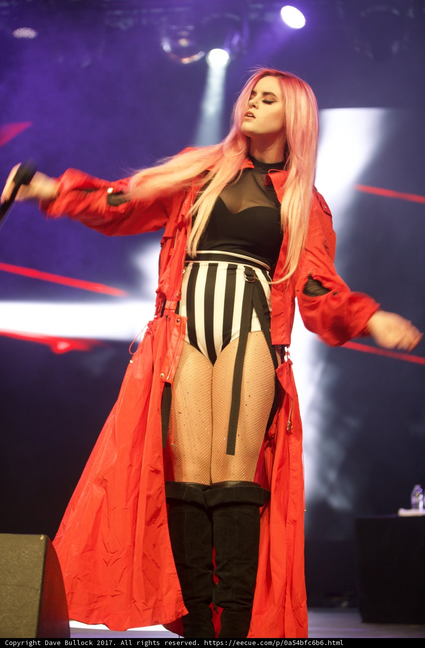 Spotlight Queen