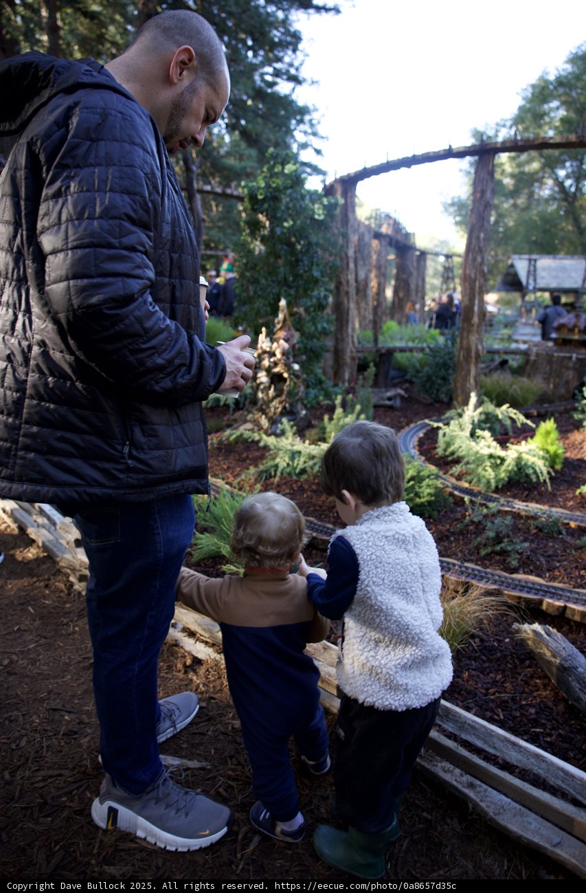 Exploring Thistlewyck Gardens