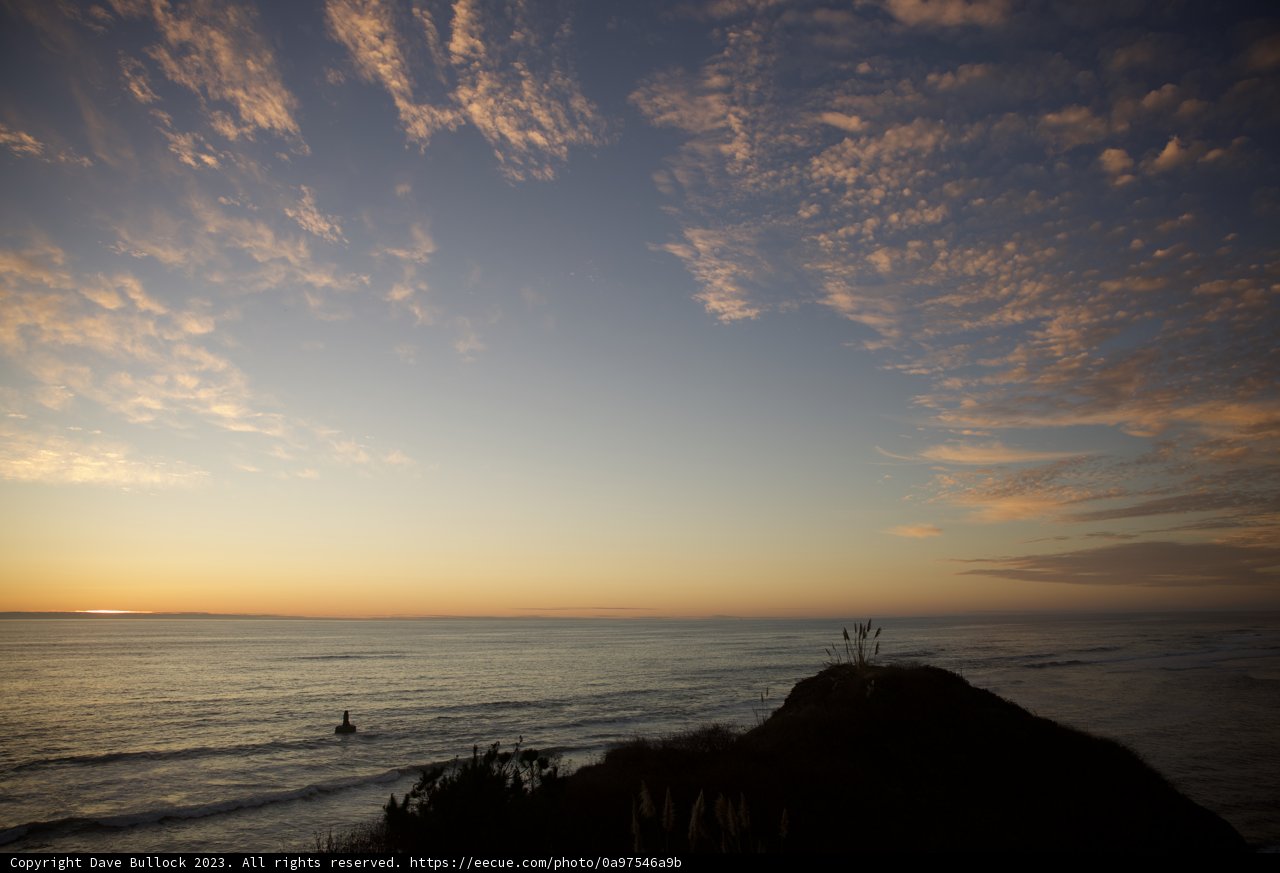 Embracing The Horizon at Halfmoon Bay