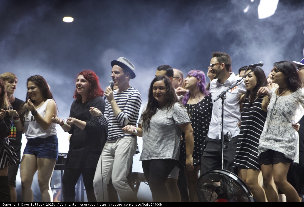 FYF Fest Stage Fans Dancing Fedora Man Red Hair Purple Hair Glasses Man Swaying Finale