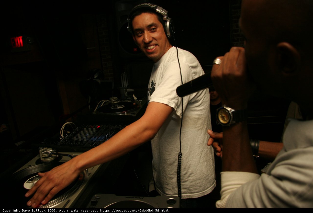 Raul R: Entertaining the Crowd with his Turntable Skills